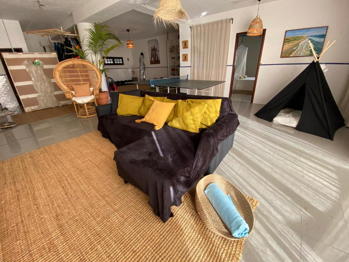 Bunker 11 Surf House Villa ชาร์เนกา ภายนอก รูปภาพ