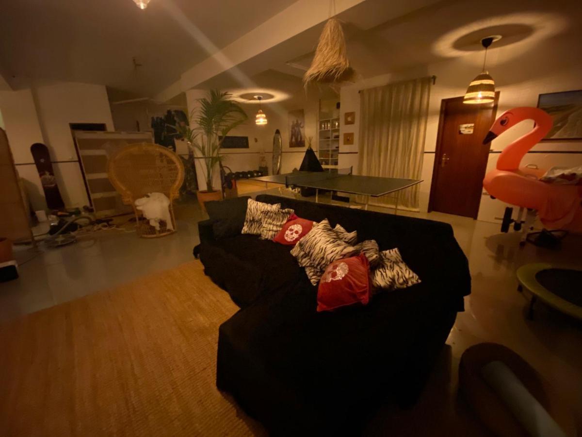 Bunker 11 Surf House Villa ชาร์เนกา ภายนอก รูปภาพ